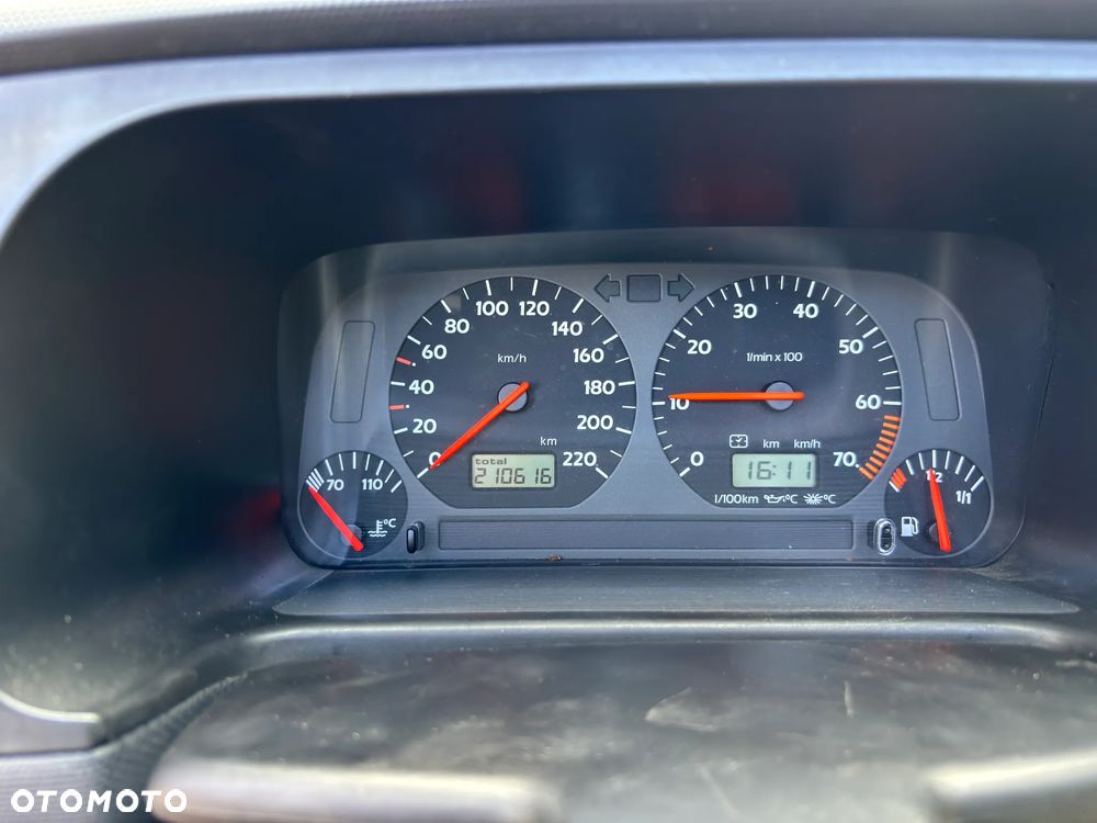 Volkswagen Golf Cabrio 2.0 - 13