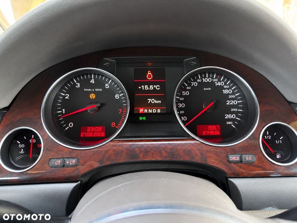 Audi A8 3.7 Quattro - 38