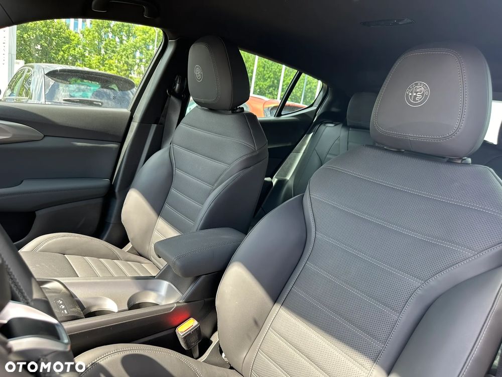 Alfa Romeo Tonale 1.5 T4 GSE mHEV Veloce DCT - 10