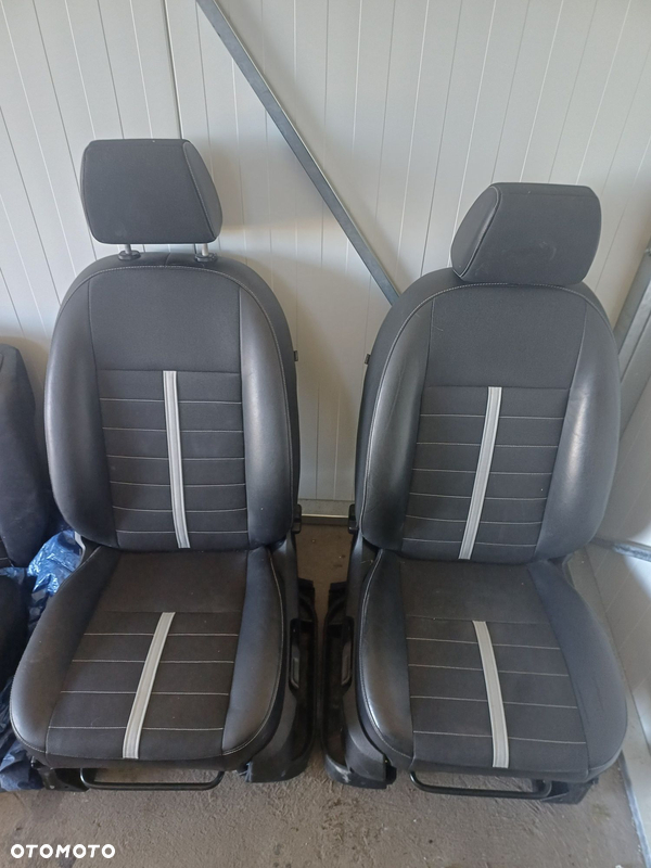 Fotele przód, kanapa tył, boczki Ford Kuga Mk 1 2.0 tdci

Fotele przód