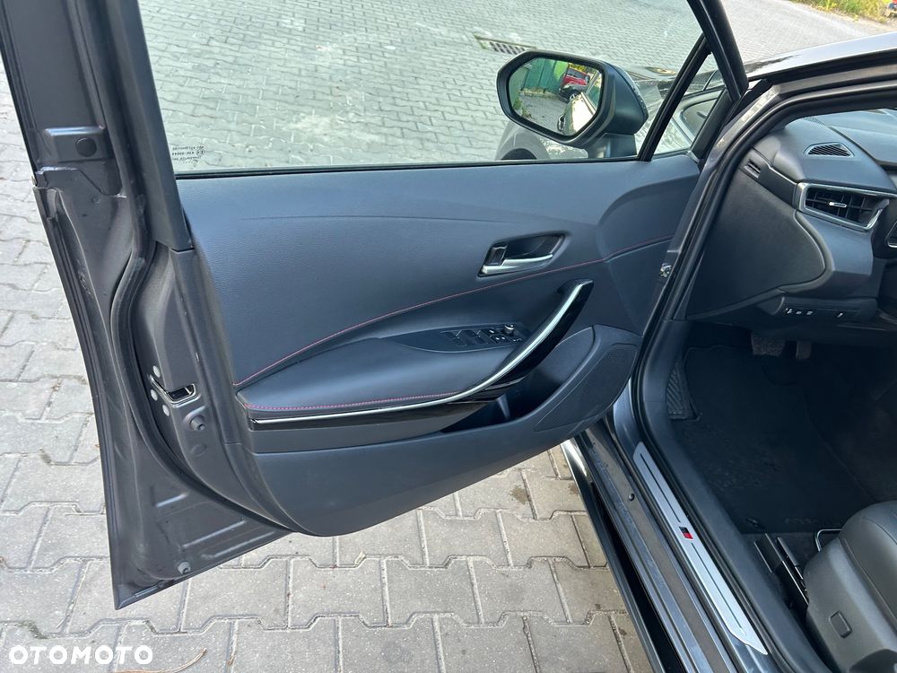 Toyota Corolla 2.0 Hybrid GR Sport Dynamic - 11
