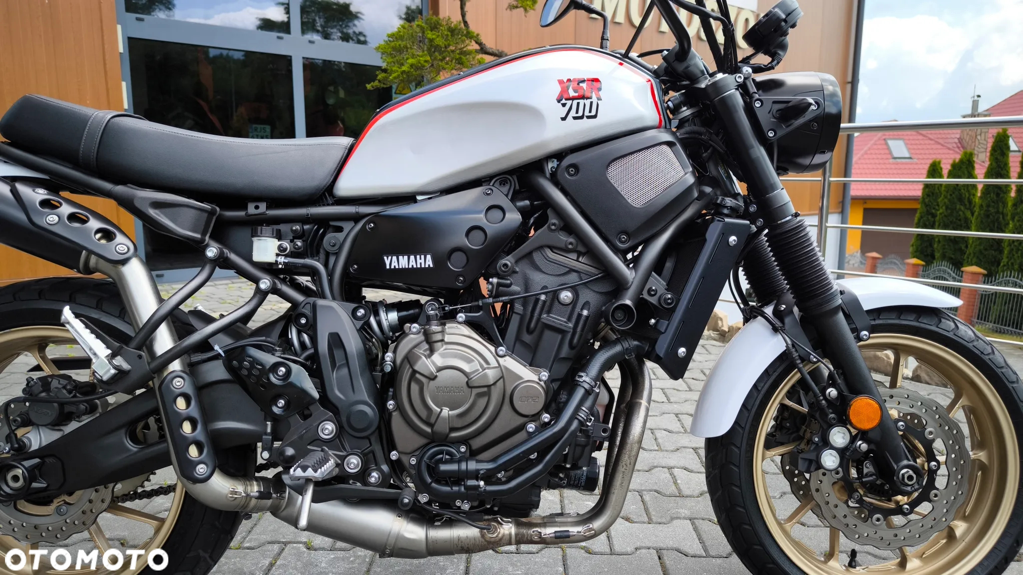 Yamaha XSR - 16
