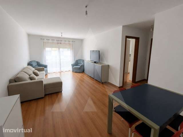 Apartamento T2 com lugar de garagem a 5 Minutos do Glicínias! - Grande imagem: 3/16