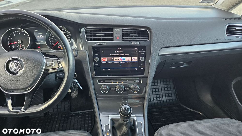 Volkswagen Golf 1.5 TSI BMT Comfortline - 17