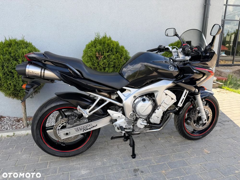 Yamaha FZ - 26