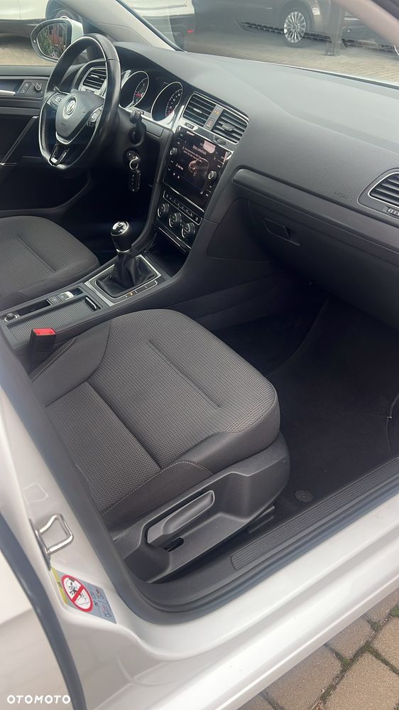 Volkswagen Golf - 5