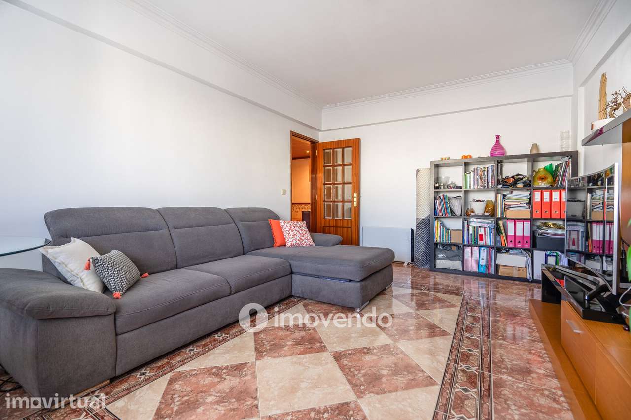 Apartamento T2, com uma cave enorme, na Quinta da Marialva - Grande imagem: 4/42