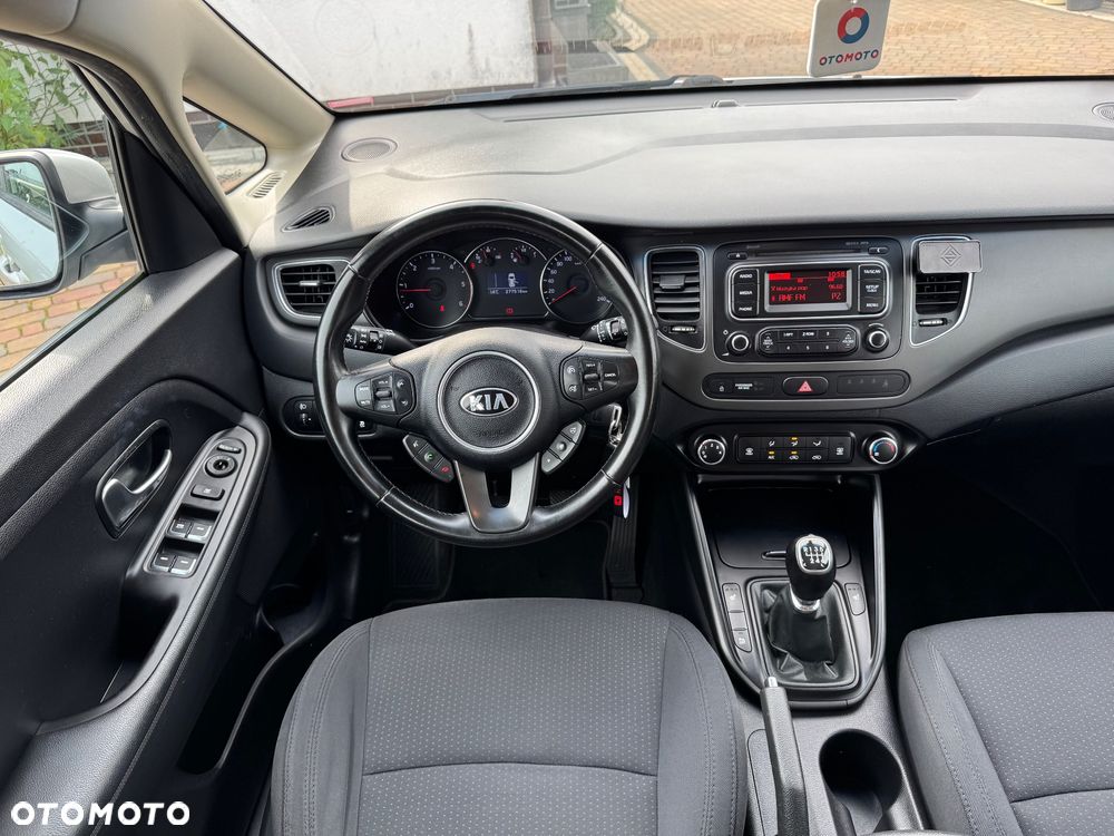 Kia Carens - 27