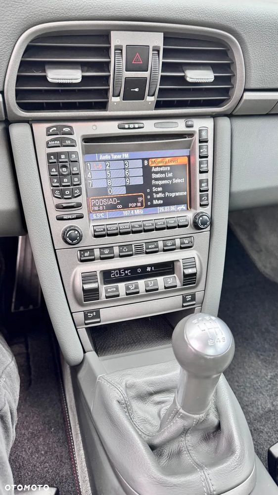 Porsche 911 Carrera - 10