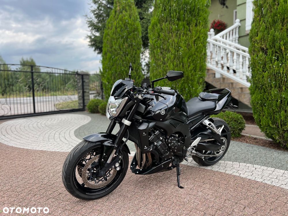 Yamaha FZ - 28