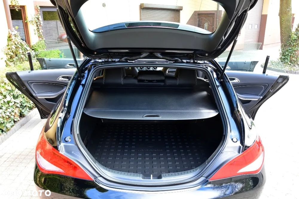 Mercedes-Benz CLA 200 Urban - 16