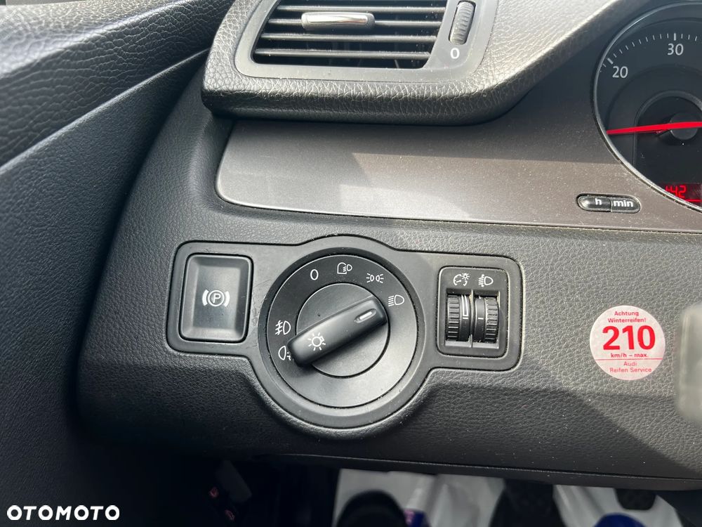 Volkswagen Passat 1.9 TDI DPF Comfortline - 20