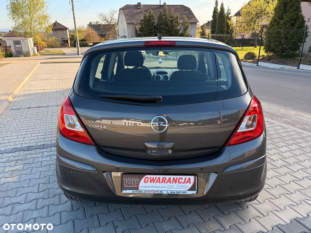 Opel Corsa 1.4 16V Cosmo - 15