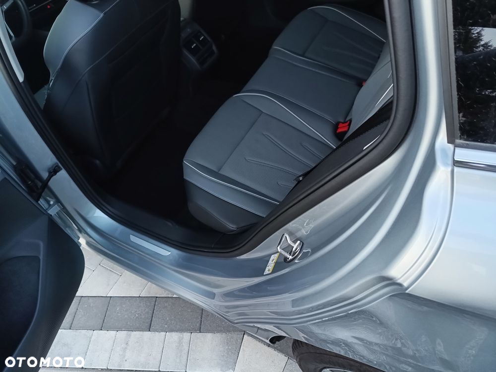 Volkswagen Passat - 16