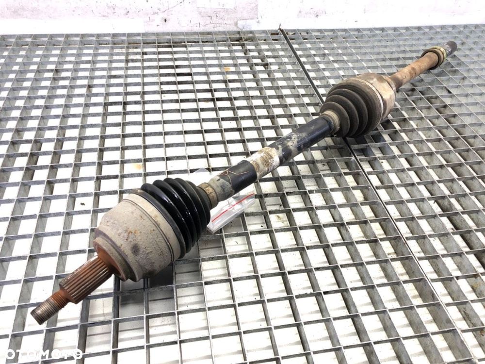 PÓŁOŚ PRAWY PRZÓD  RENAULT LAGUNA III (BT0/1) 2007 - 2015 2.0 dCi (BT01, BT08, BT09, BT0E, BT0K, - 2