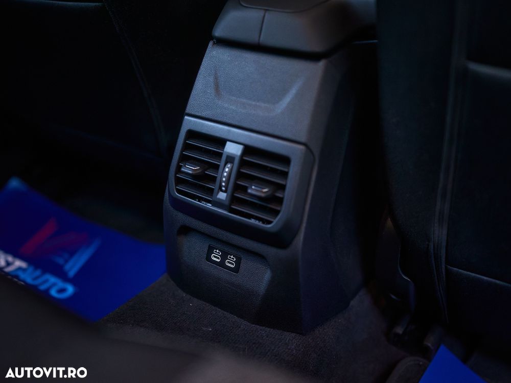 BMW Seria 1 120 AT MHEV - 30