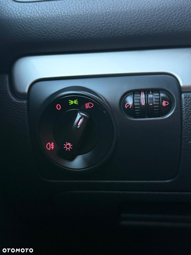Volkswagen Golf - 22