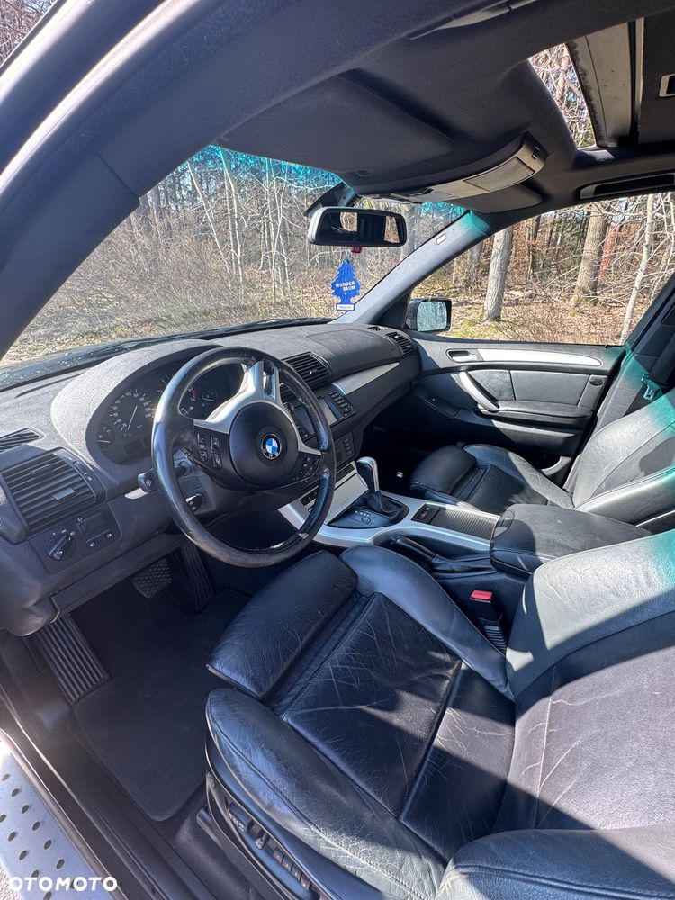 BMW X5 4.4i - 7
