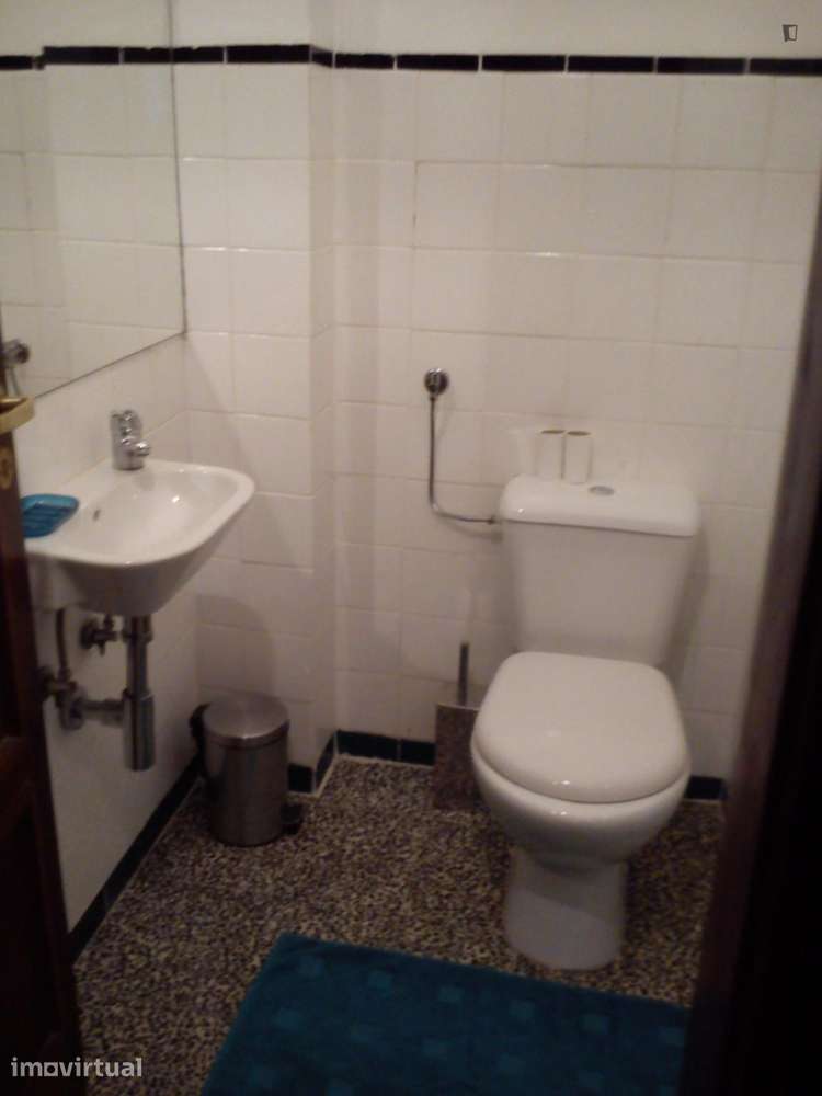 Quarto - localizado em Paranhos Porto - Grande imagem: 3/36