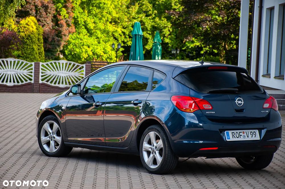 Opel Astra 1.4 ecoFLEX - 9