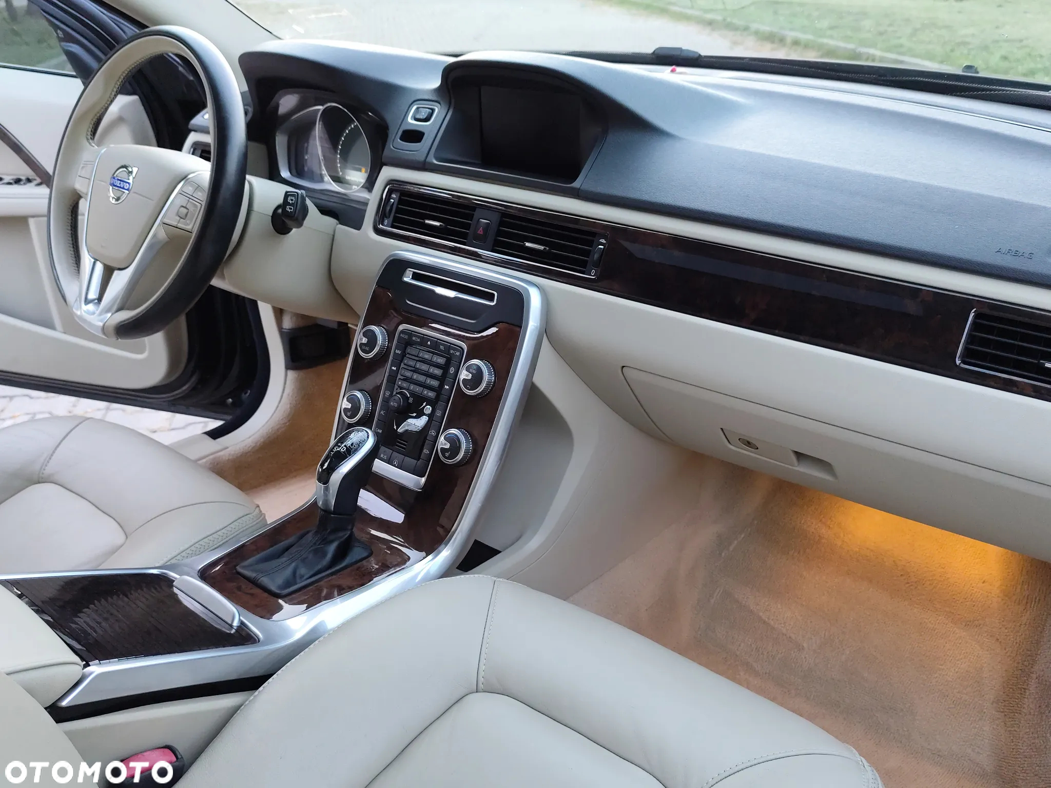 Volvo XC 70 T5 Geartronic Momentum - 25