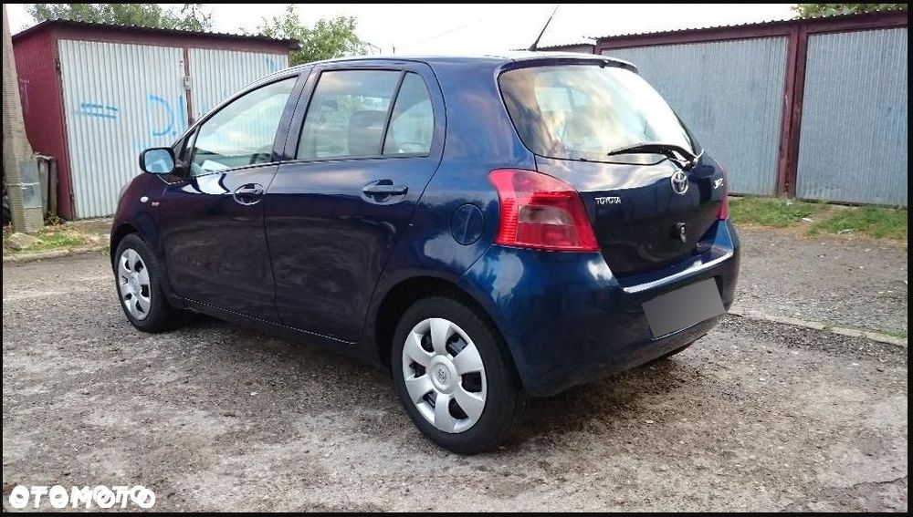 Toyota Yaris - 10
