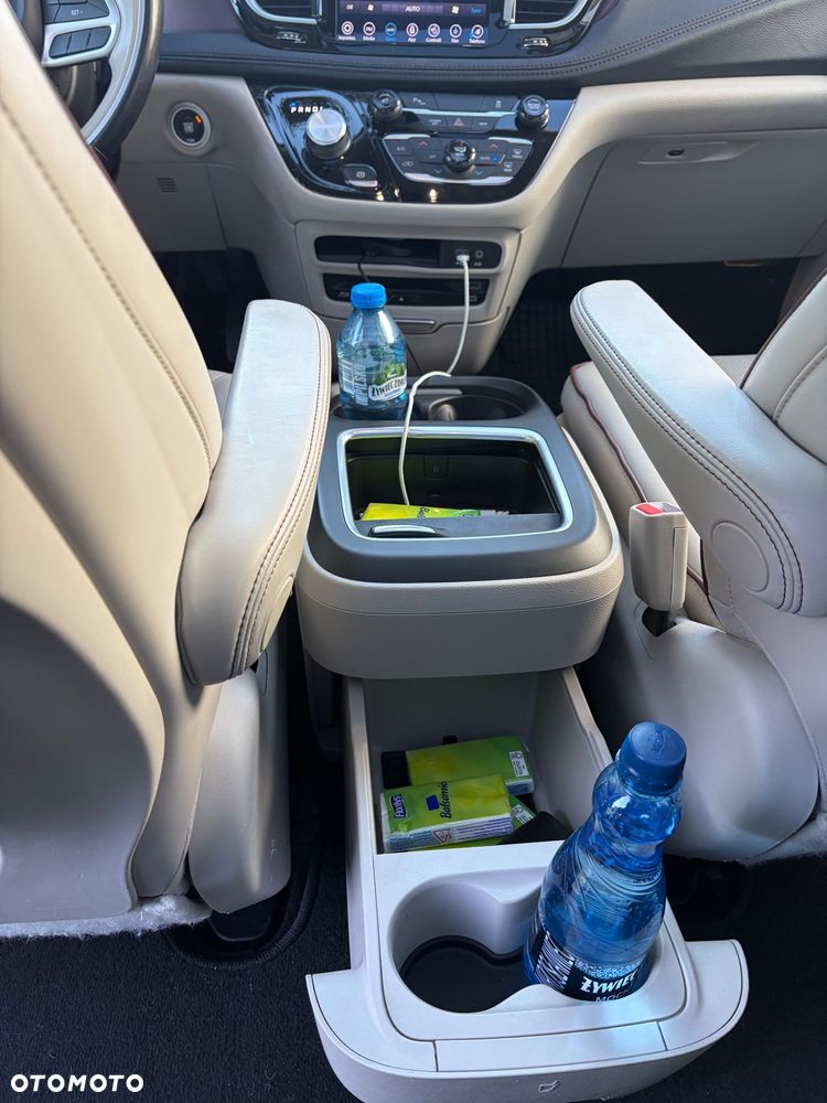 Chrysler Pacifica - 20