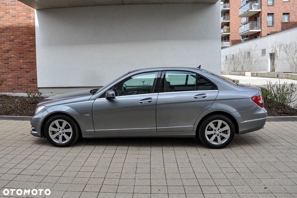 Mercedes-Benz Klasa C 350 BlueEff 4-Matic Elegance - 2