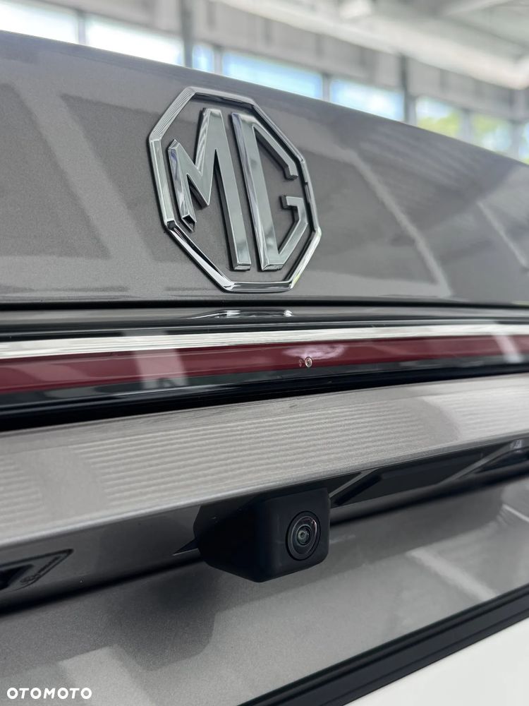 MG HS Hybrid+ - 19