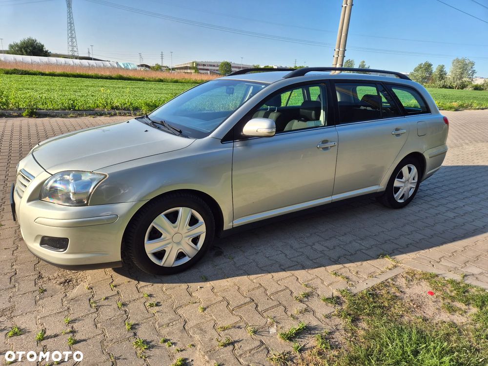 Toyota Avensis 2.0 D-4D Luna - 17