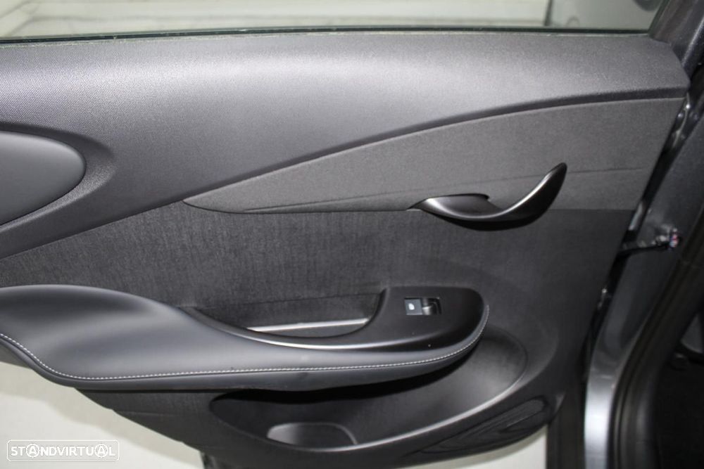 BYD Dolphin 60.4 kWh Comfort - 14