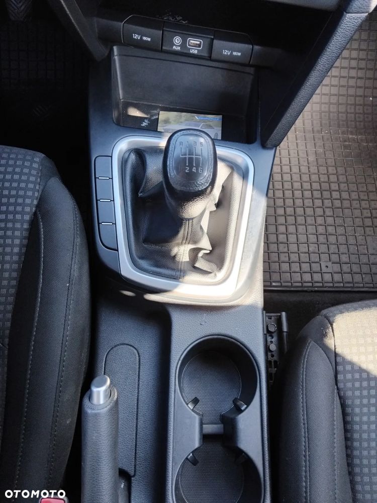 Kia Ceed - 16