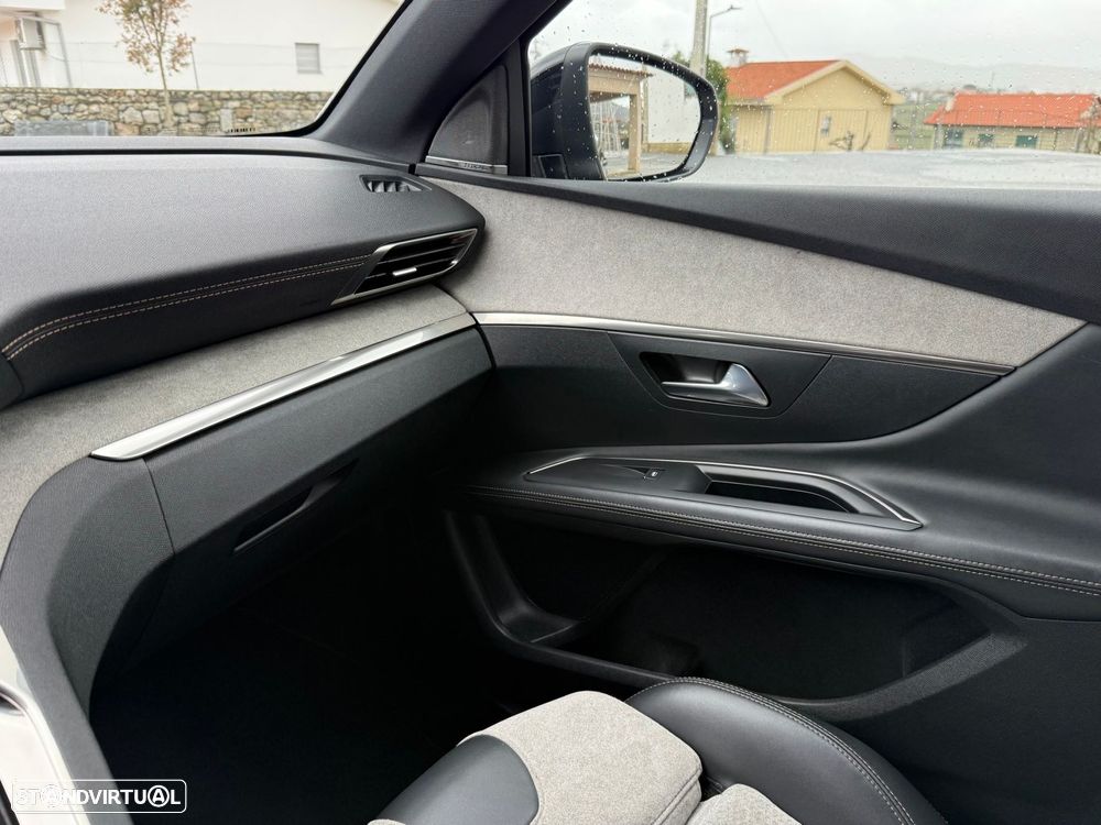 Peugeot 3008 1.6 Hybrid GT Pack e-EAT8 - 21