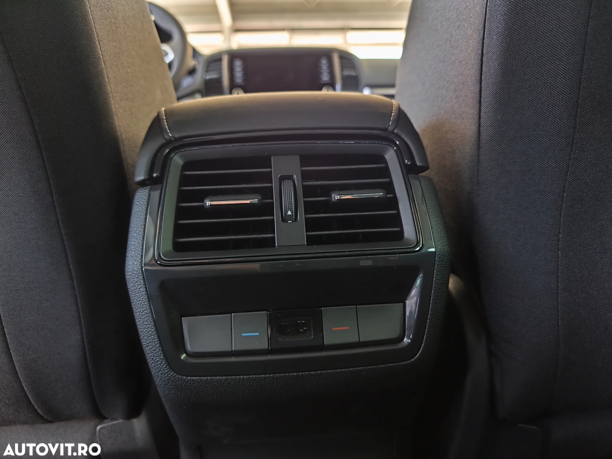 Skoda Karoq 1.5 TSI DSG Selection - 10