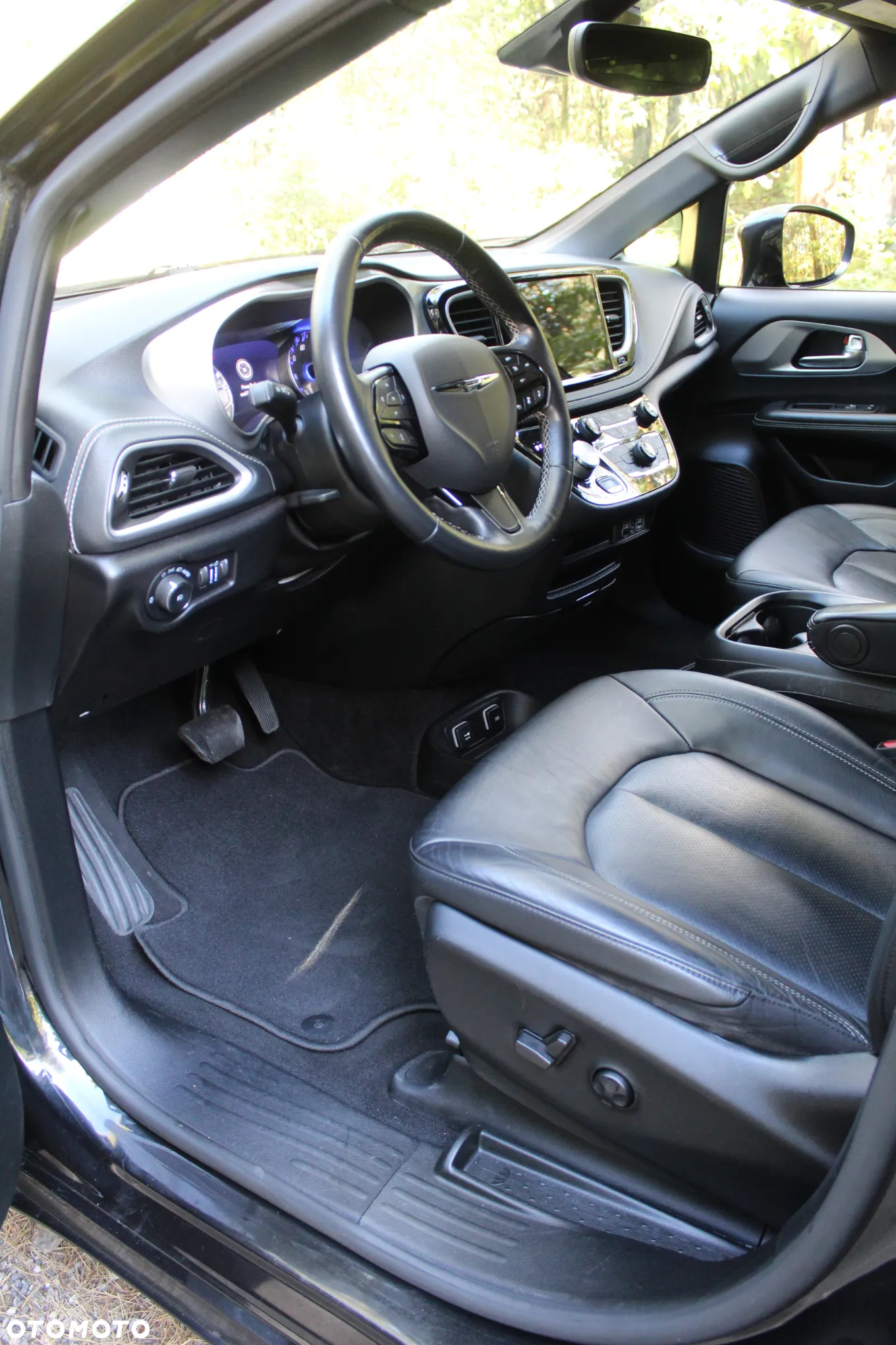 Chrysler Pacifica - 20