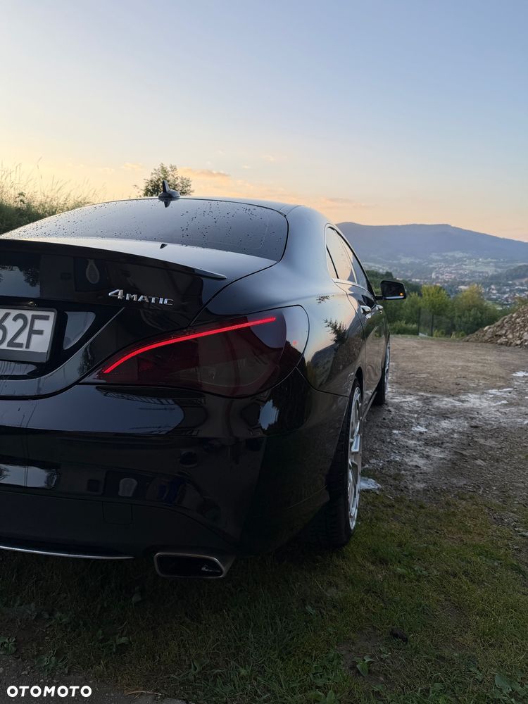 Mercedes-Benz CLA 250 4Matic 7G-DCT - 16