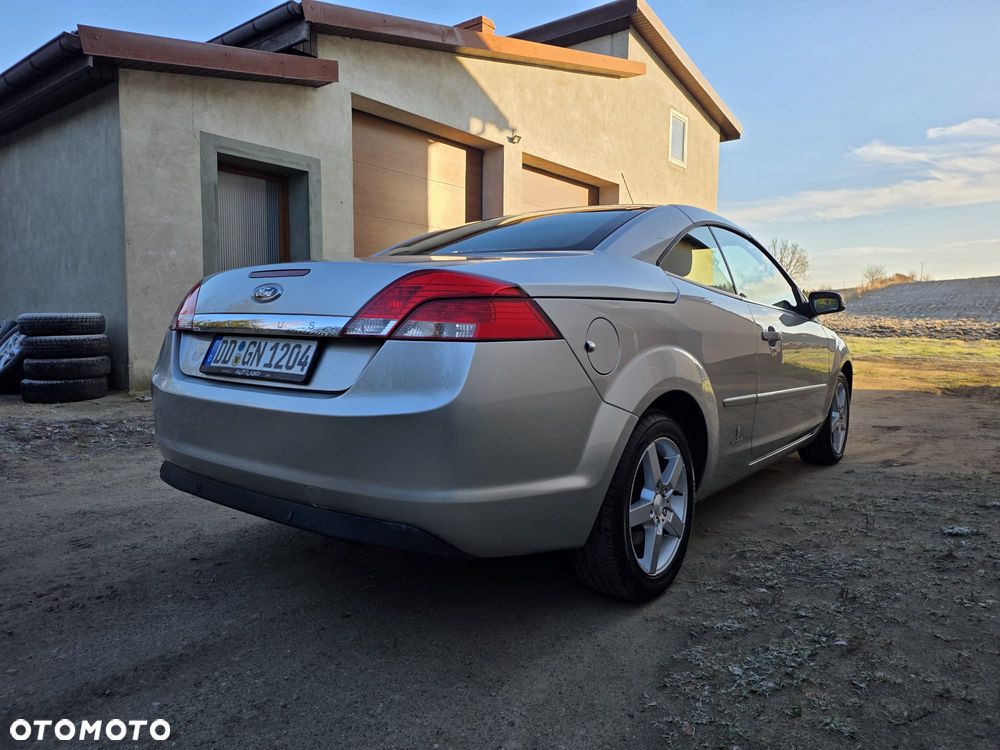 Ford Focus 2.0 16V Titanium - 34