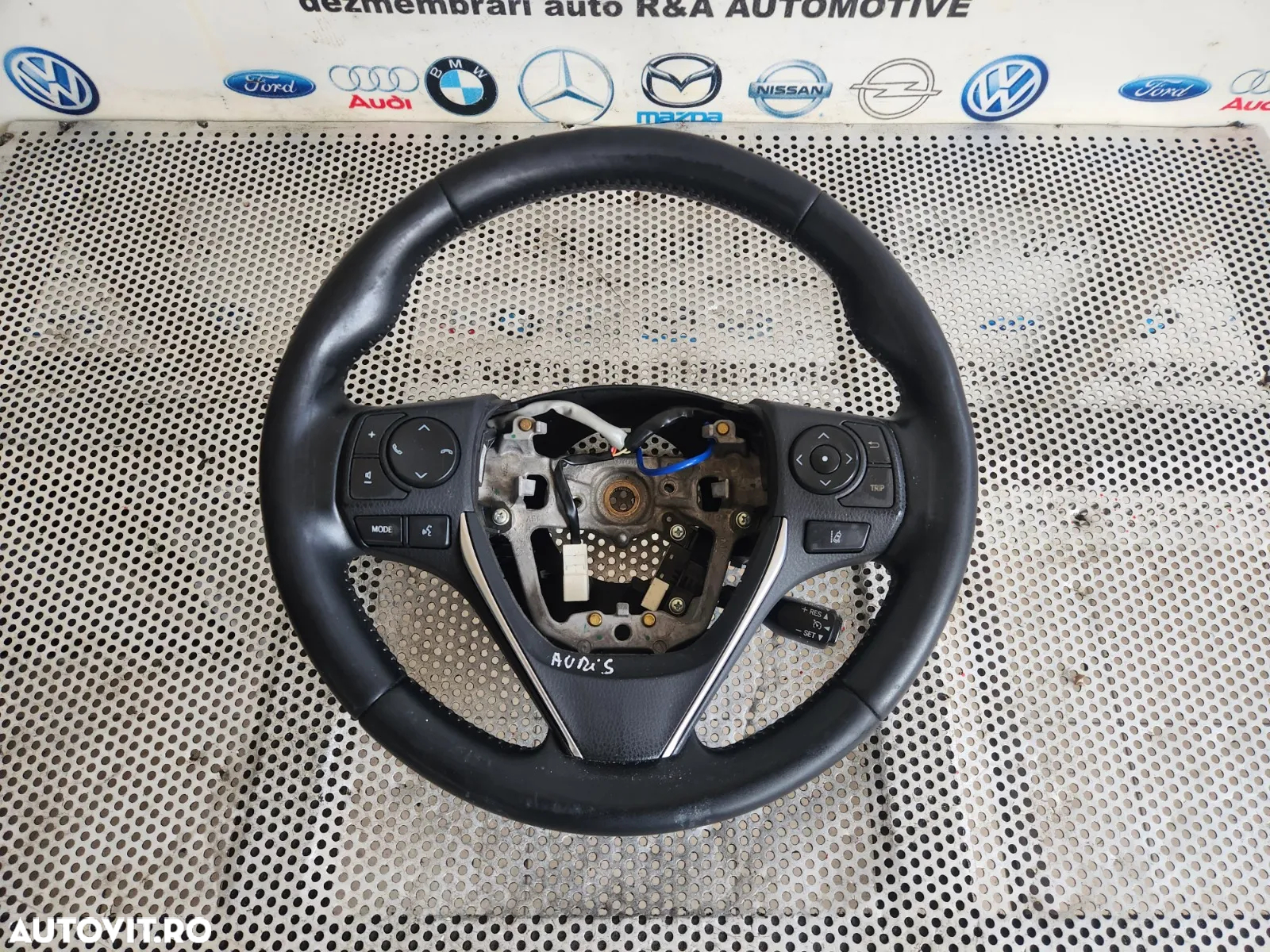 Volan Din Piele Cu Comenzi Toyota Auris An 2013-2014-2015-2016-2017-2018 Dezmembrez Toyota Auris An - 5