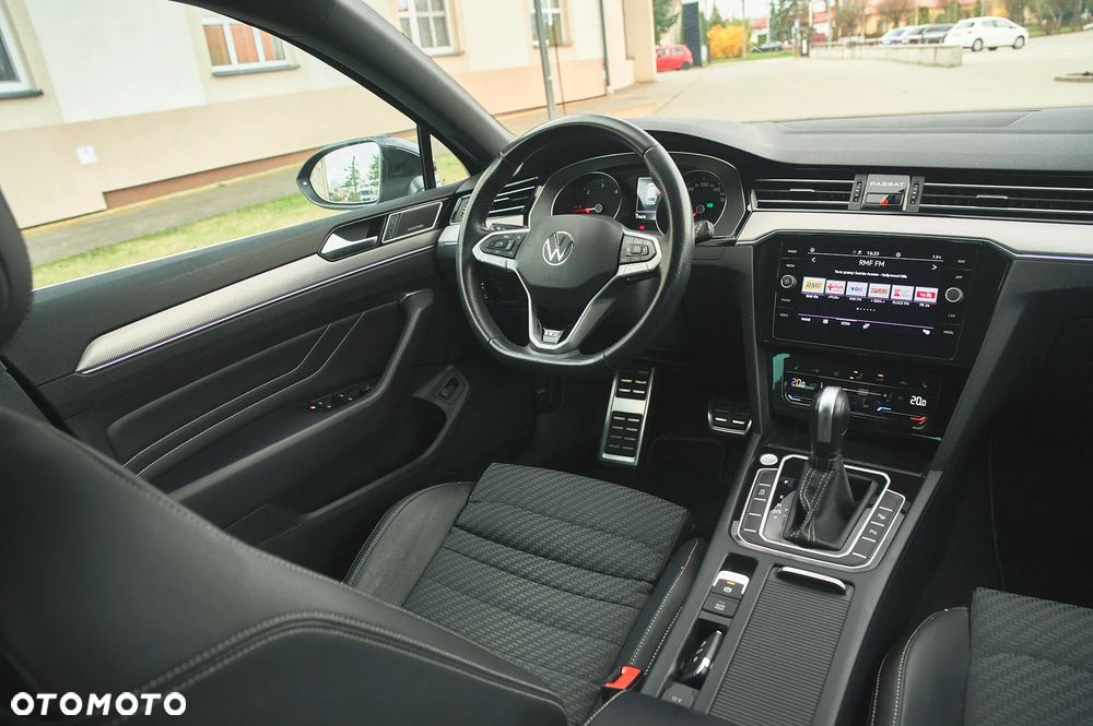 Volkswagen Passat 2.0 TDI SCR DSG Highline - 30