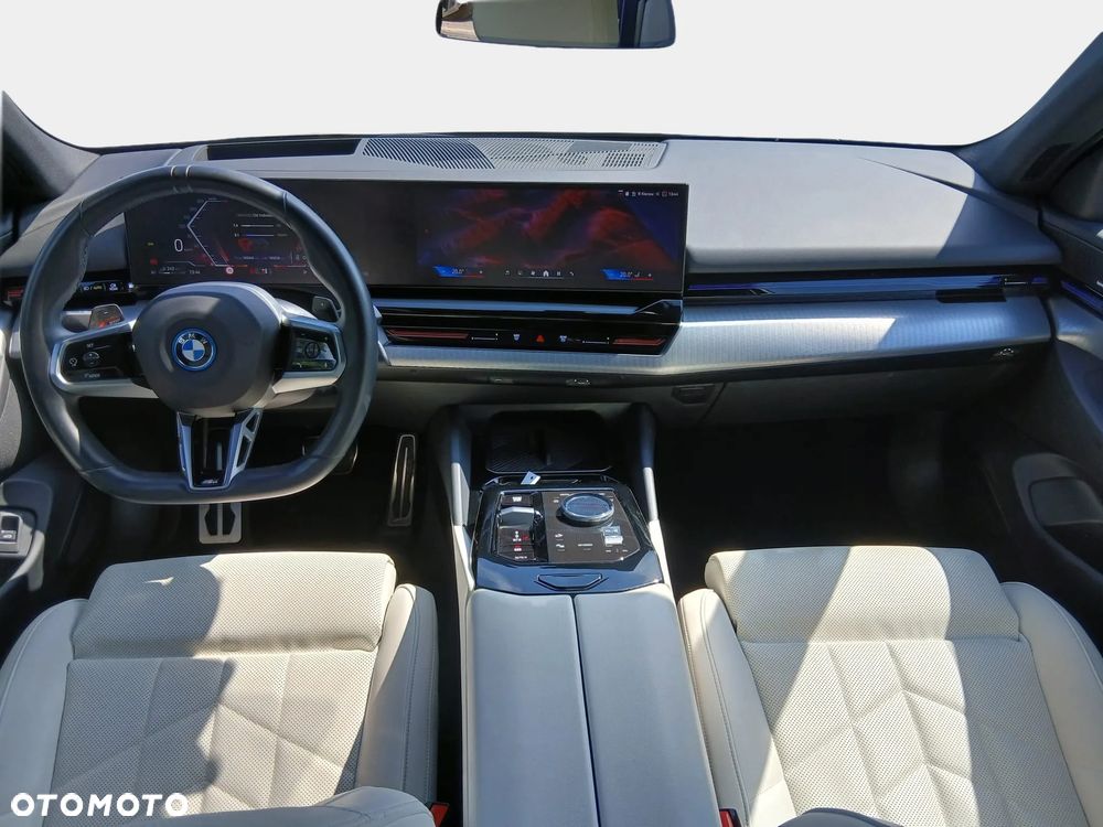 BMW Seria 5 530e PHEV M Sport - 12
