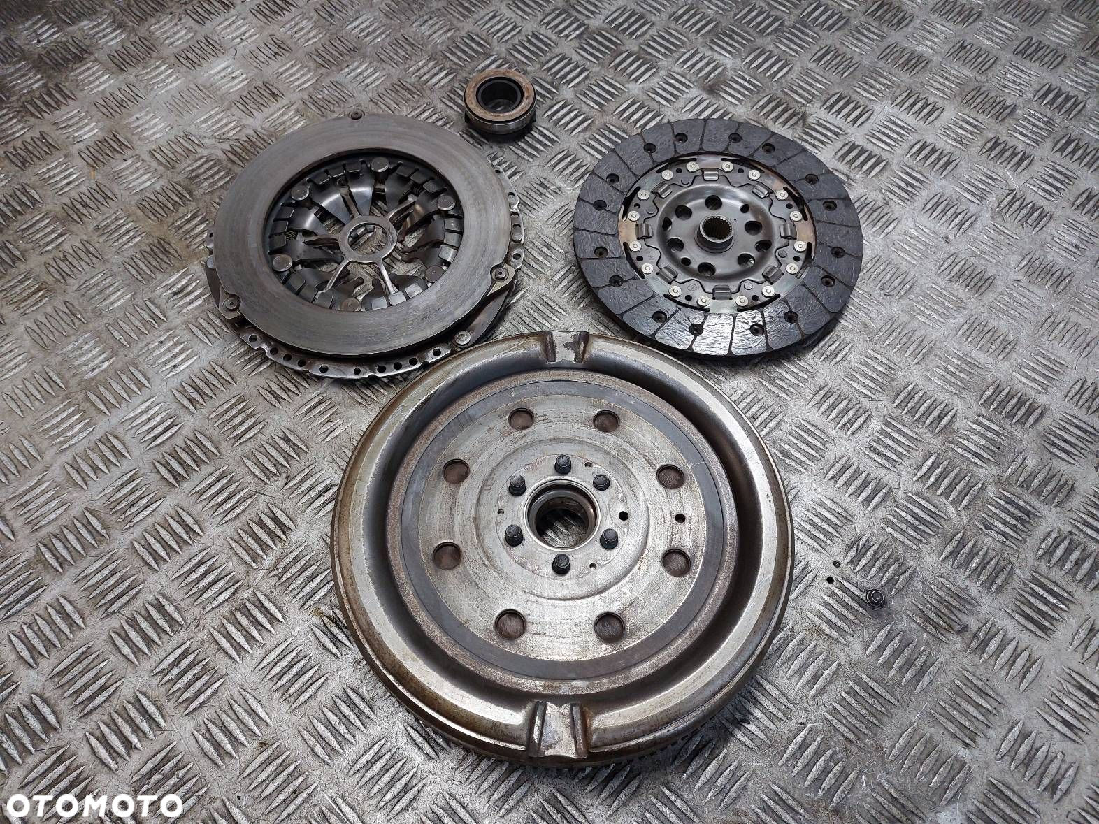 KOŁO DWUMASOWE + TARCZA + DOCISK + ŁOŻYSKO SKODA OCTAVIA II 1.9 TDI - 6