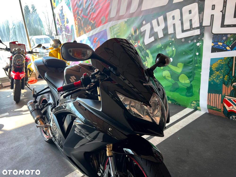 Suzuki GSX-R - 8