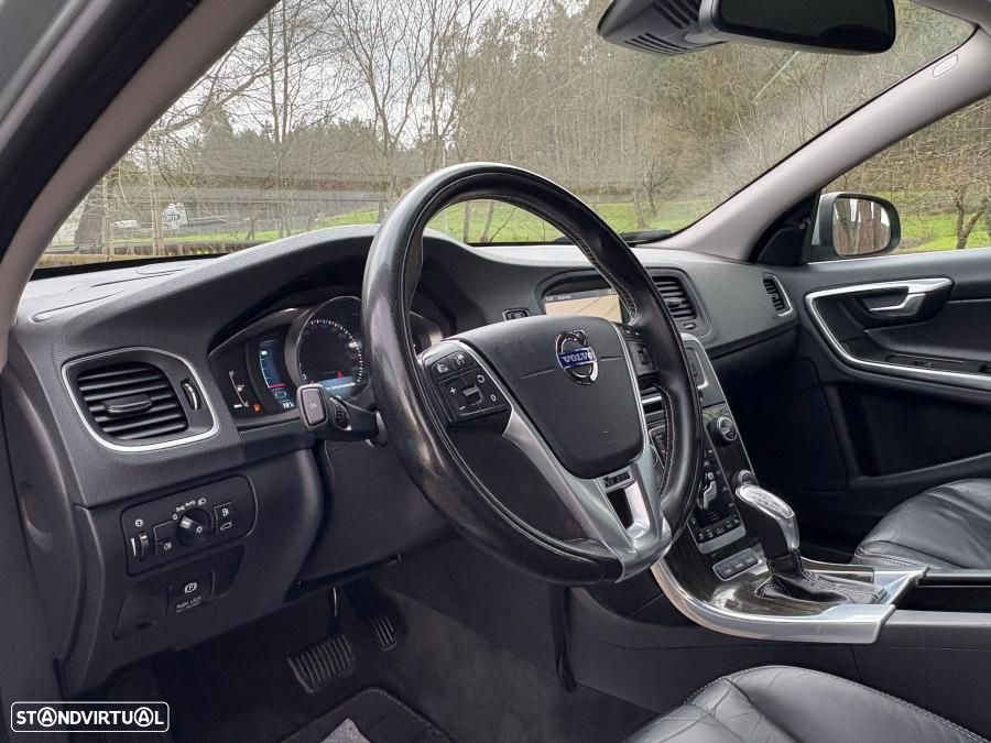 Volvo V60 2.4 D6 Summum AWD Phev - 22