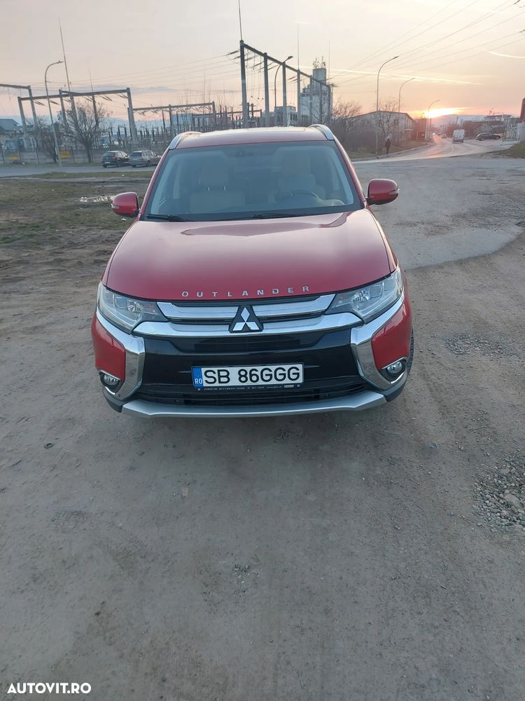 Mitsubishi Outlander - 1