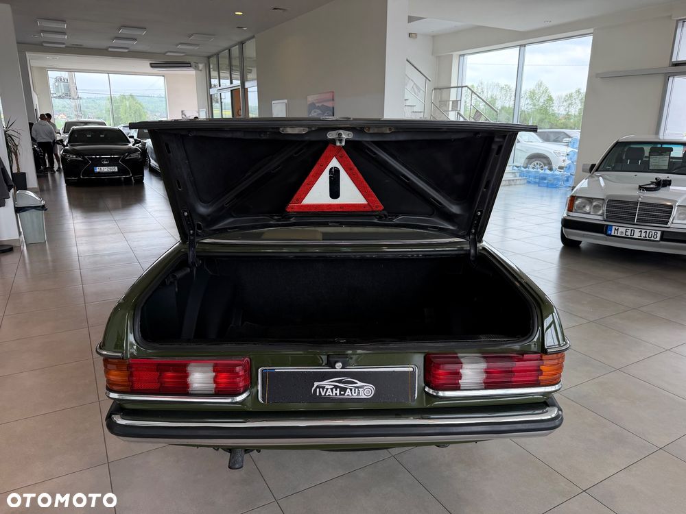 Mercedes-Benz W123 - 36
