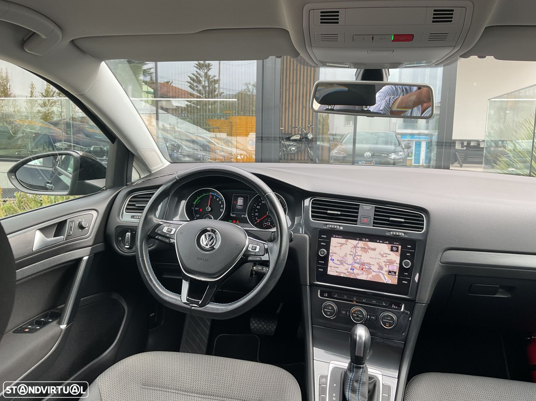 VW e-Golf - 25