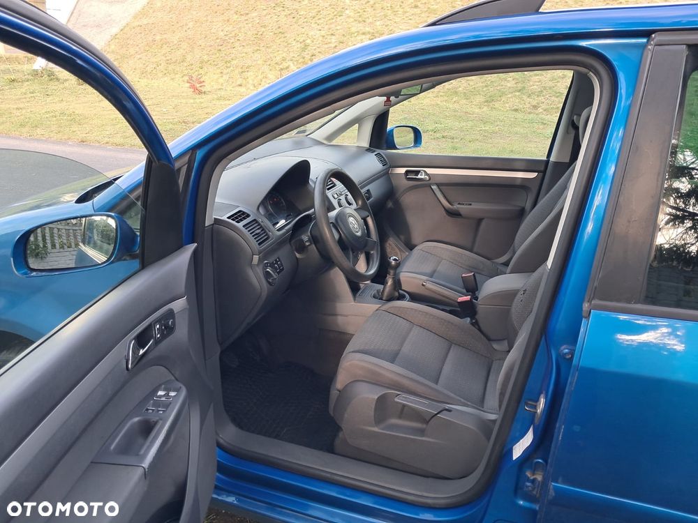 Volkswagen Touran 1.6 FSI Basis - 15