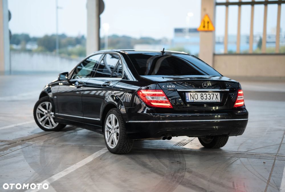 Mercedes-Benz C-Class 2011 photo 2