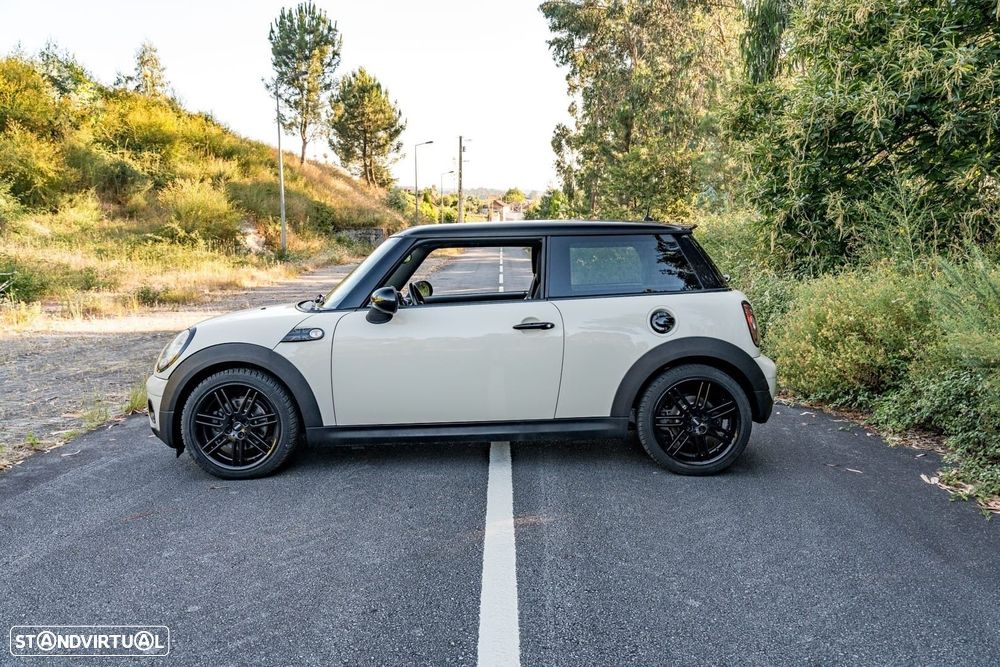 MINI 3 Portas Cooper D - 9