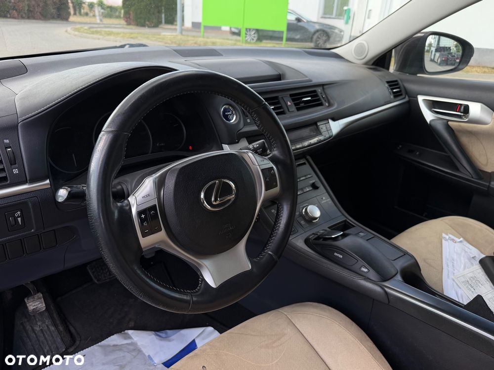 Lexus CT 200h Prestige - 11